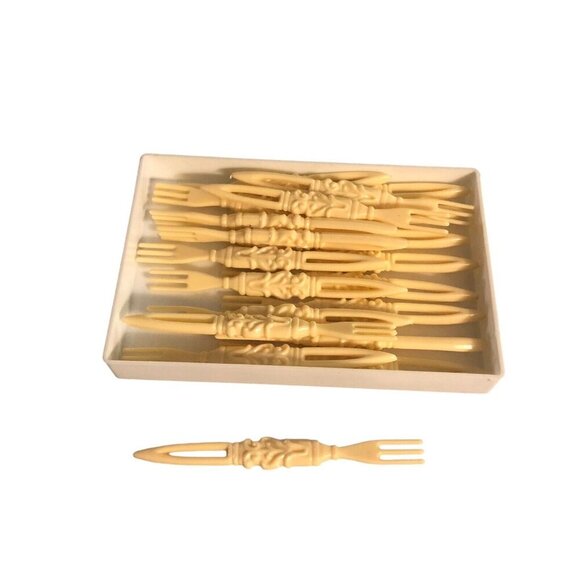 Retro '50s Ivory PARTY FORKS 20 Cocktail Hors d'oeuvres Picks Appetizer Plastic - Picture 2 of 2